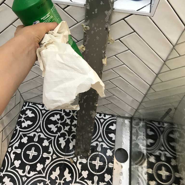 Cleaner deep bathroom clean